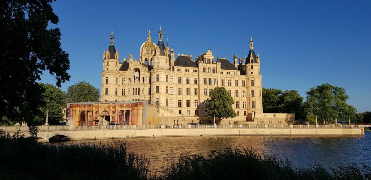 Ferienwohnung Am Schweriner See Raben Steinfeld Dış mekan fotoğraf